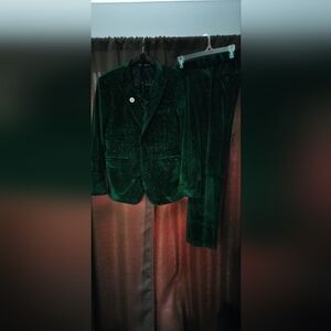 2 piece Mage Male suit with Bowtie